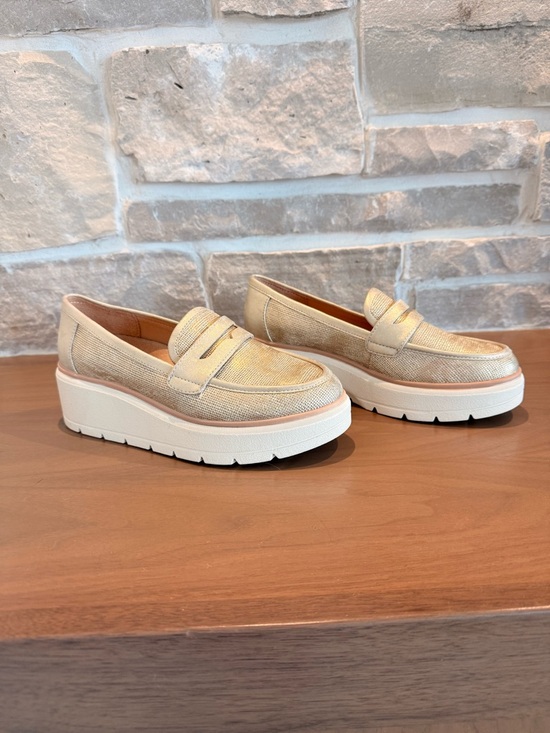 Dr. Scholl's Shoes - Dr. Scholl’s Platform Penny Loafers in Light Gold